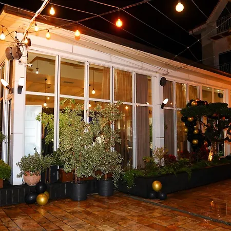 Arber Pensjonat Golem (Tirana)