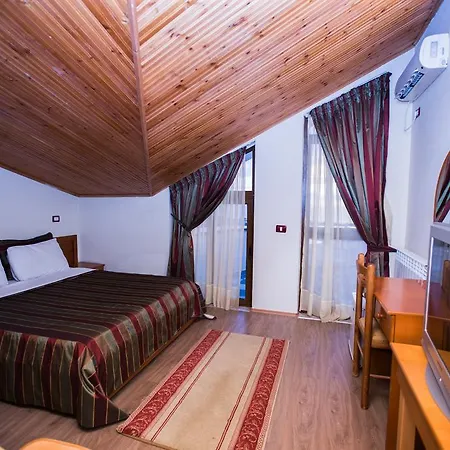 Arber 3* Golem (Tirana)